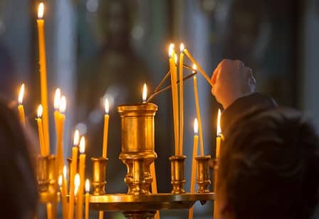 Как вести себя в церкви правильно порядок зажигания свечей