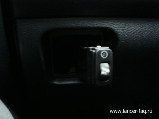 Замена ламп кнопок ПТФ, регулировки подсветки и корректора Mitsubishi Lancer 9 (1)