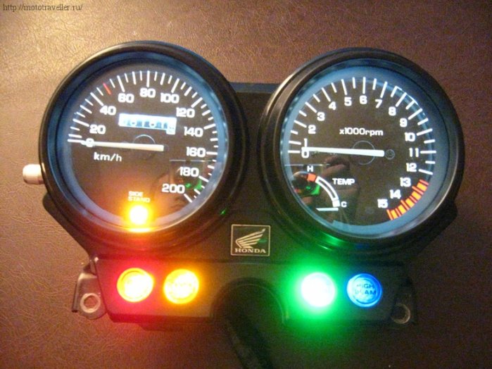 Тюнинг подсветки приборной панели мотоцикла Honda cb 400 светодиодами