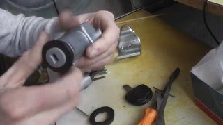 Как вытащить личинку замка со сломанным ключом внутри Opel Vectra А