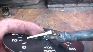 Как снять стрелку тахометра и спидометра ВАЗ 06-04. How to remove the arrow of the tachometer
