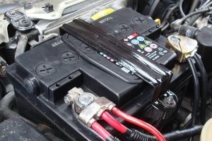 Сколько времени заряжать автомобильный аккумулятор до полной зарядки? Цифры говорят
