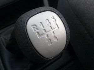 Почему не включается задняя передача на ВАЗ 2109? Учимся чинить КПП