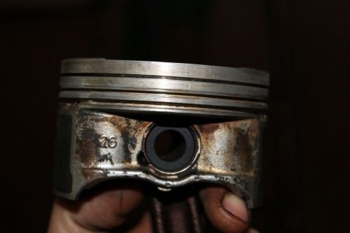 Что делать, если залегли кольца в двигателе? Долгий и нужный ремонт