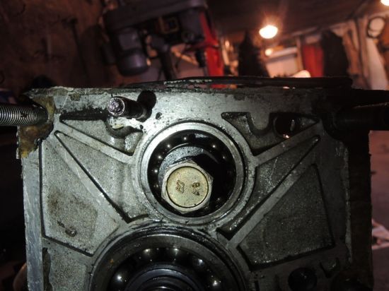 Можно ли заливать моторное масло в коробку передач? Интересный вопрос
