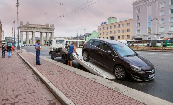 В каких случаях забирают машину на штрафстоянку? Полный список