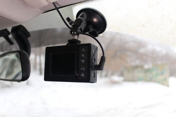 Как подключить видеорегистратор в машине без прикуривателя? Несколько способов
