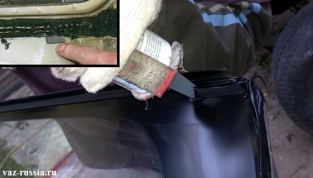 Проверка наличия резиновых прокладок и нанесение клея на края стекла и на кузов