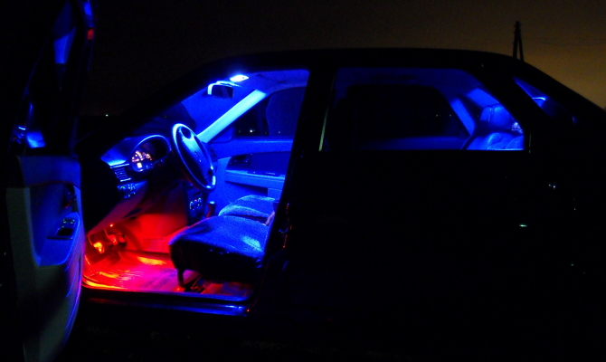 Подсветка машины с помощью диодных лент
